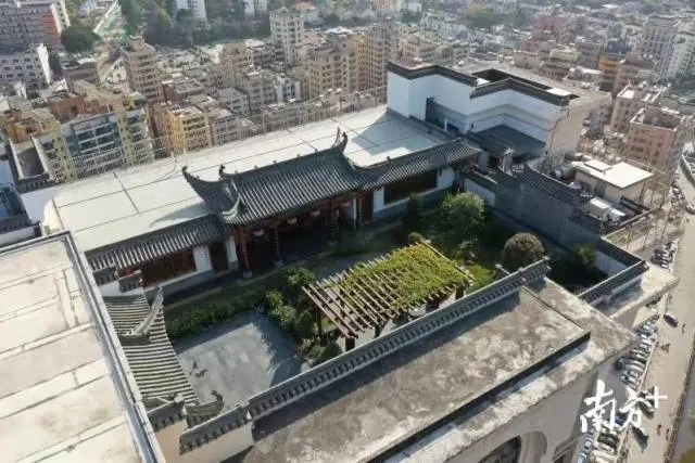 深圳23层高楼上的“空中皇宫”：上万平米违建、奢华会所……
