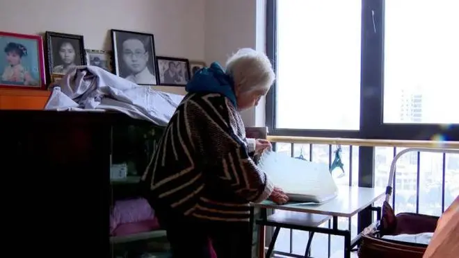 卖掉上海市区房子，一整天膳食是几个馒头！91岁奶奶把钱花在这儿