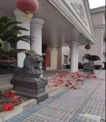 江西宁远县居民在财务局楼前焚香点烛拜神 财务局：将入户宣扬引导