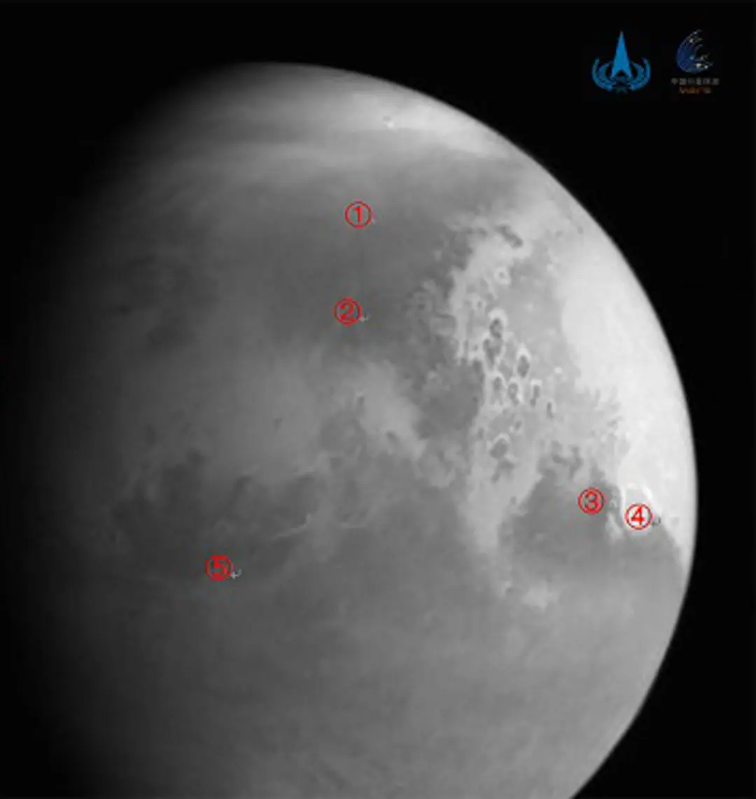 首幅火星图来了！天问一号完结第四次轨迹半途批改 传回忆幅火星图画