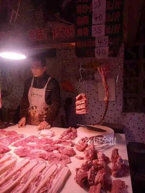 继续回落！柳州猪肉价格已现“1字头”！能愉快灌腊肠、腌腊肉了吗？