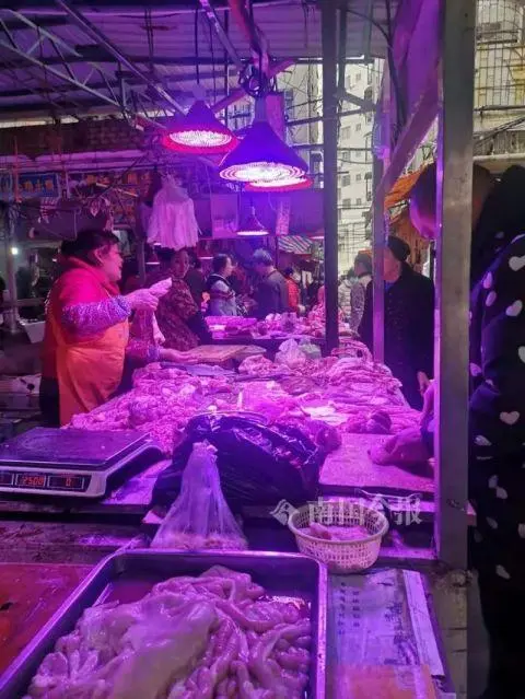 继续回落！柳州猪肉价格已现“1字头”！能愉快灌腊肠、腌腊肉了吗？
