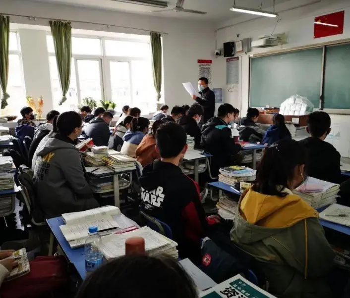 各地开学时刻连续已定，上海、广东的学生开学早，此外还有坏消息