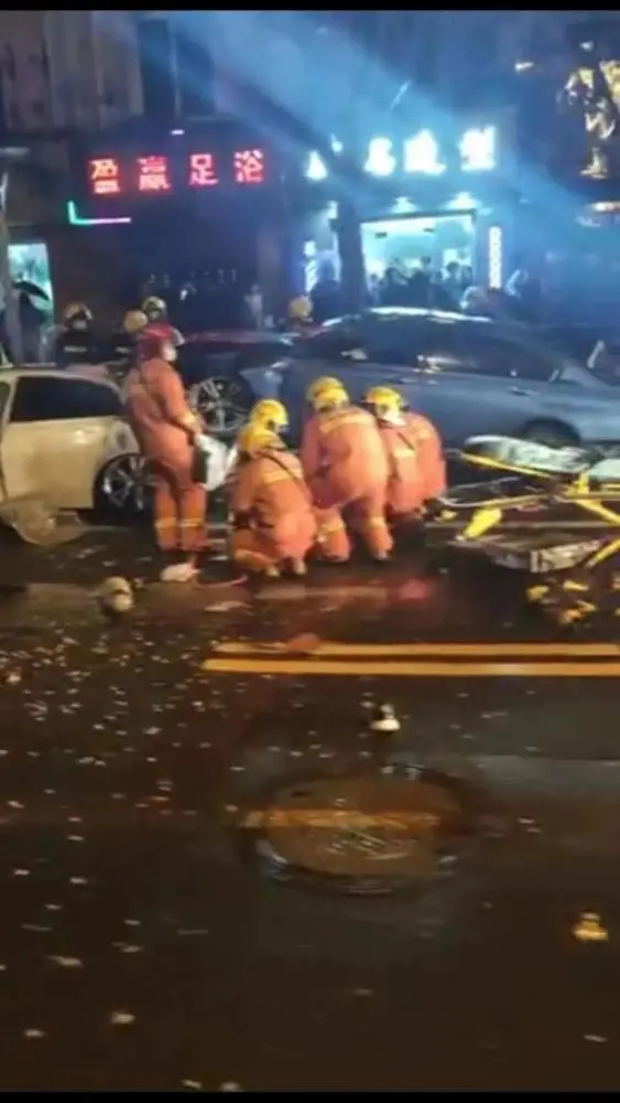 2死5伤！上海警方通报虹口凉城路交通事端
