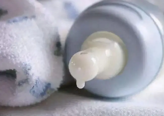 央视曝光“毒奶粉”只卖中国，许多宝妈毫不知情，以为占了便宜