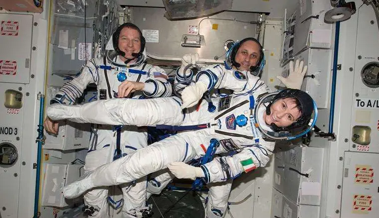女宇航员返回地球后，为何被国家严令禁止生育？专家：无奈之举！