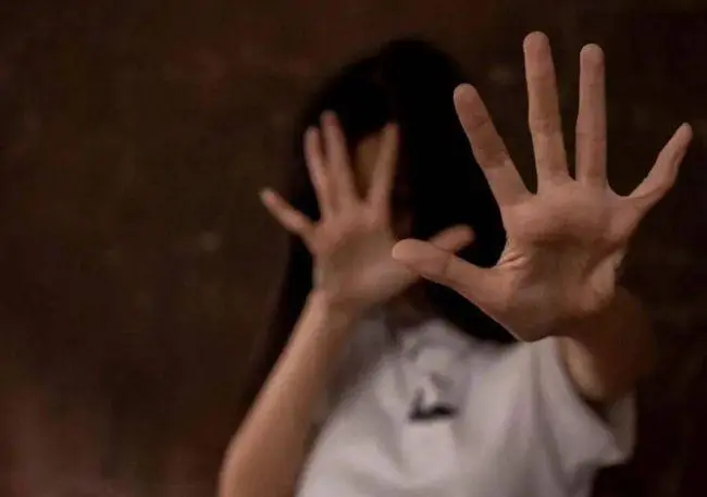 广西患艾滋男子强奸15岁女生仅获刑5年？法院：改判10年