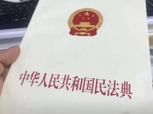 丈夫拔牙后流血十多天不止，妻子发现大秘密！离婚！