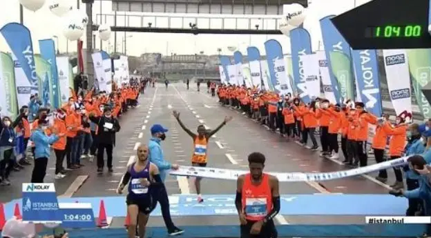 64分02秒！肯尼亚选手刷新女子半马世界纪录，提升29秒