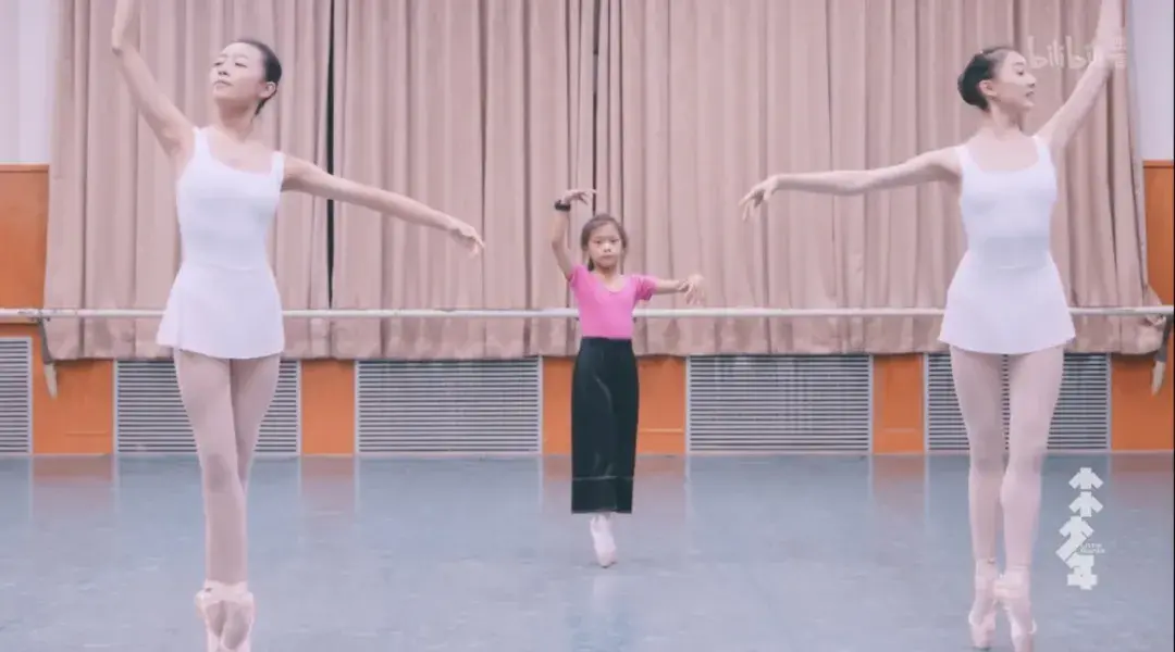 9岁女孩一边卖猪肉一边跳芭蕾，跳着跳着，跳上了央视舞台