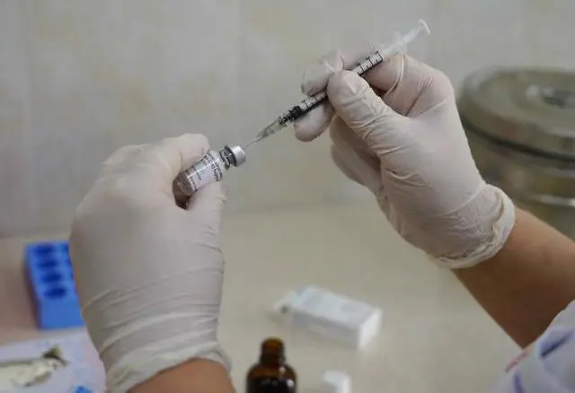 继阿斯利康疫苗之后，4人在接种强生疫苗后出现血栓，欧洲药管局正审查
