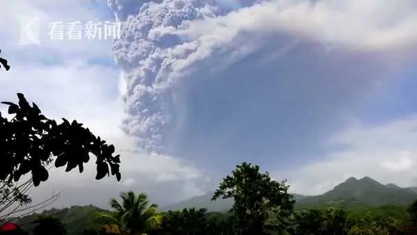 遮天蔽日！加勒比岛国火山喷发灰云直冲万米高空