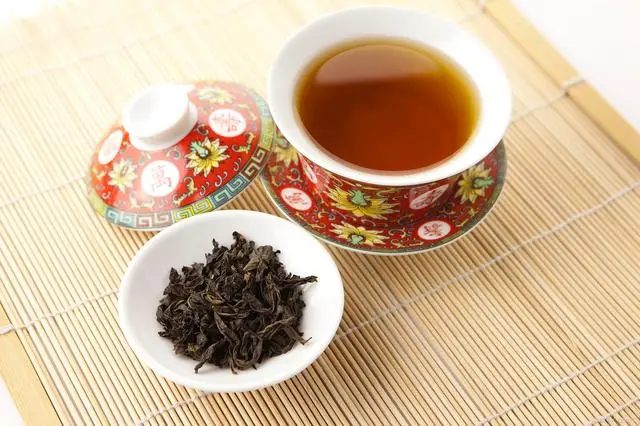 新华网评一饼茶叶可以买一辆宝马：别让好茶染上不应有的铜臭味