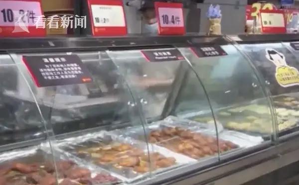 烤鸡腿吃出活蛆！超市：高温下怎么可能还会动？