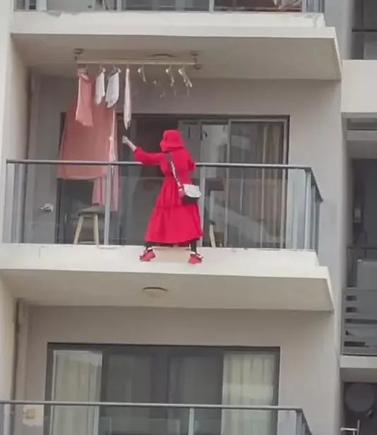 三亚红衣女子在高楼阳台外热舞，活活摔死！遗书曝光！疑点重重！