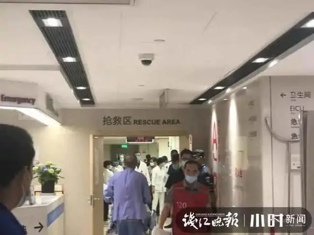 浙江杭州一医疗门诊部火灾致18人受伤，其中1人因伤势过重经抢救无效死亡