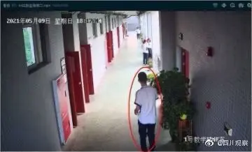 还原成都49中学生坠亡事件：关键监控有无缺失？坠楼是如何发生的？孩子为何走到这一步