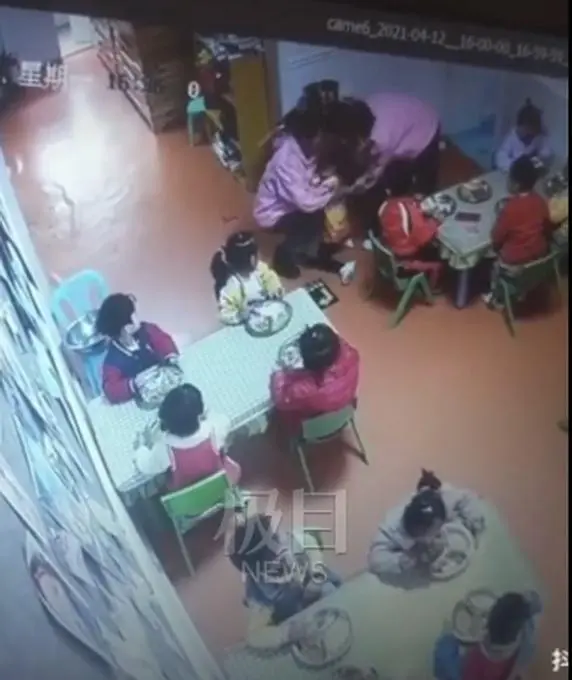 甘肃兰州一幼童吃饭时被呛致死，当地教育部门：涉事教师已暂停工作