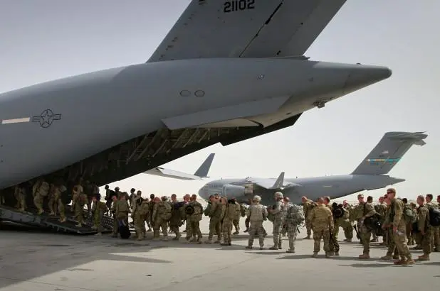 没人管了！美军撤走，在阿富汗为其服务的外国工人被困在迪拜