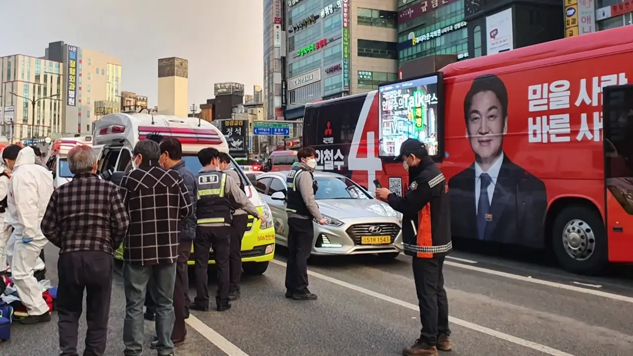 韩国大选突发不测！拉票第一天 总统候选人竞选车上2人厌世