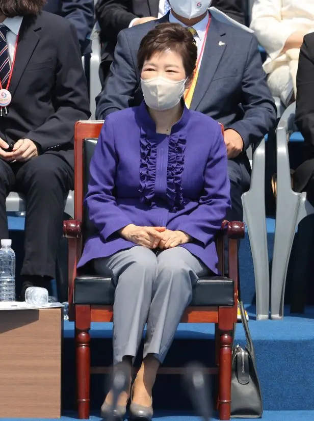 韩国新总统尹锡悦宣誓履新：要是朝鲜弃核 将大幅改善其经济
