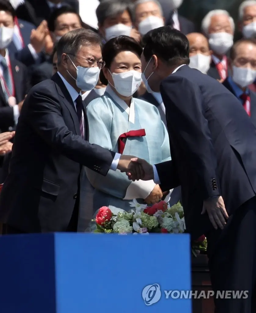 韩国新总统尹锡悦宣誓履新：要是朝鲜弃核 将大幅改善其经济