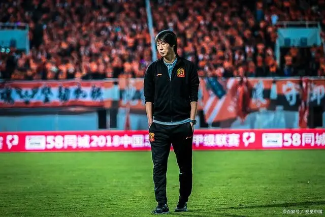 李铁被握原因曝光!硬刚152亿富豪,最终搬砖砸脚