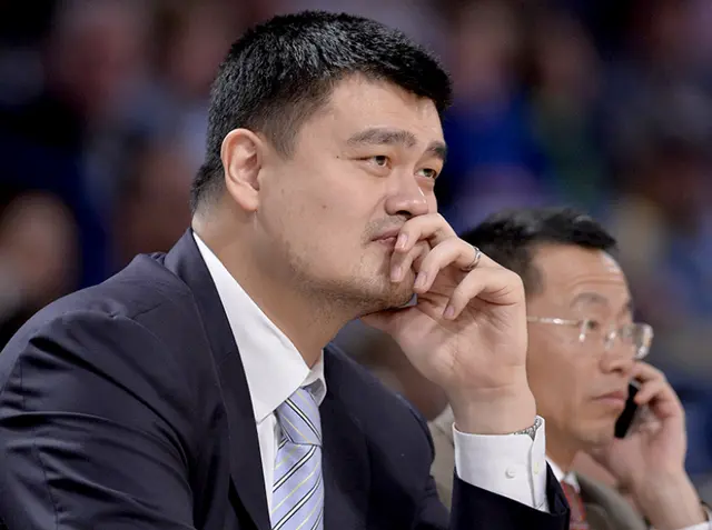 男篮姚明被调查，周琦将被青岛给拿下，新疆前锋也要被首钢签下了