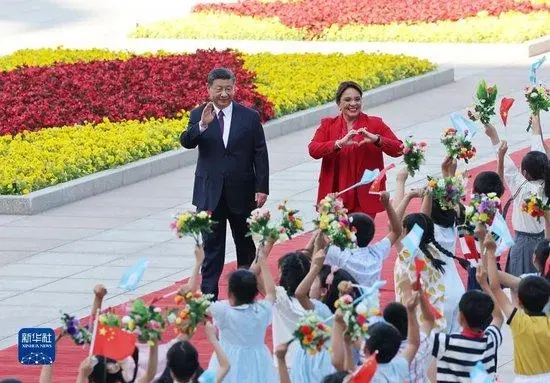 洪王人拉斯和巴勒斯坦，旧雨新知从中国获得了什么？