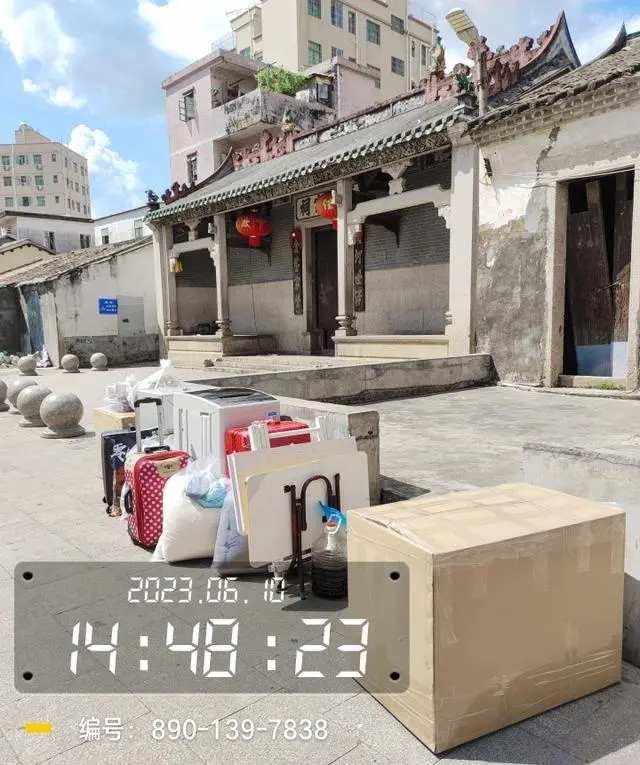 深圳城中村统租搬家车遍地可见，租客：从没见过这么的搬迁潮