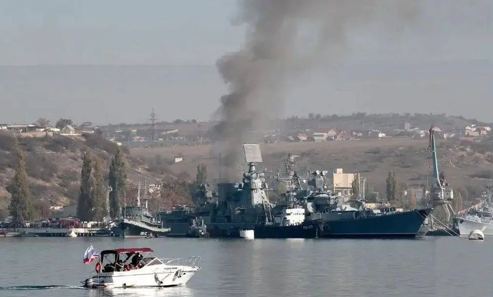 俄军一语气三晚狠恶轰炸，乌克兰最大口岸敖德萨严重受损