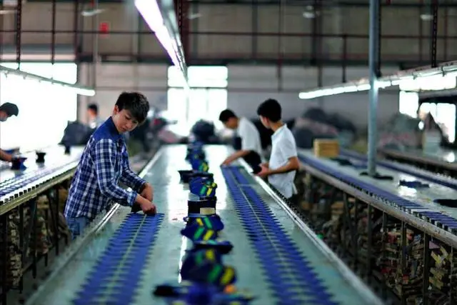 越南订单崩盘？纺织业出口跌80%，4万家工厂停工，中国做法太明智