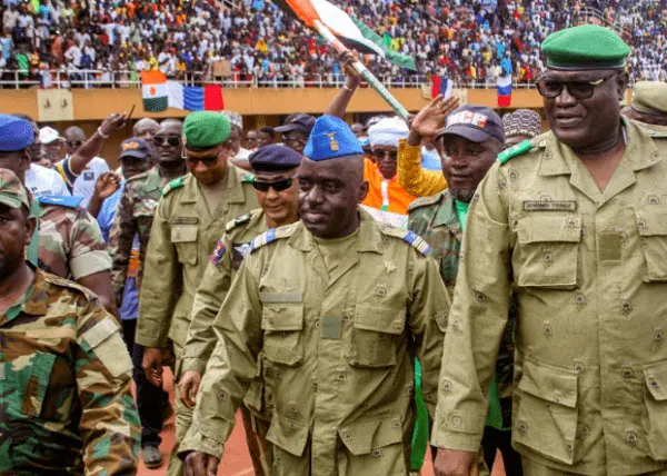 尼日尔军方隔断聚会酬酢使团入境，遭尼日利亚施加新制裁