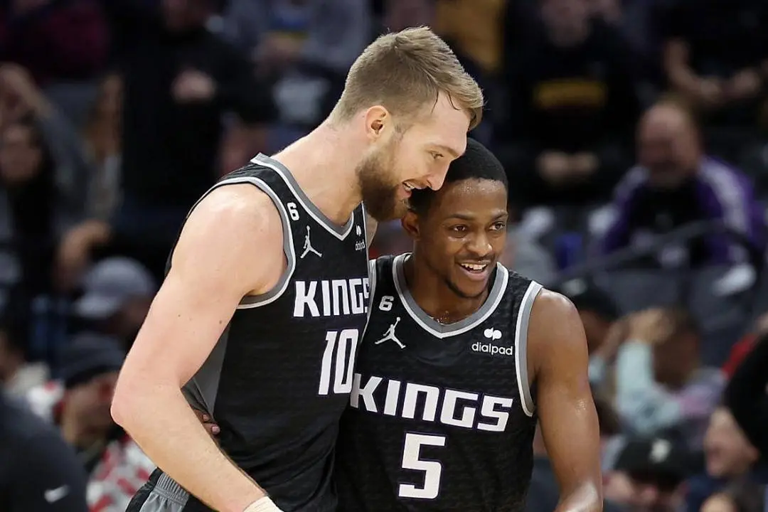 不打了！邂逅NBA，国王双中枢官宣退队，湖东谈主此次真没敌手了