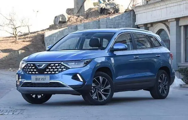 10万露面买SUV 奔腾T90和捷达VS7谁更妥当全家出行？