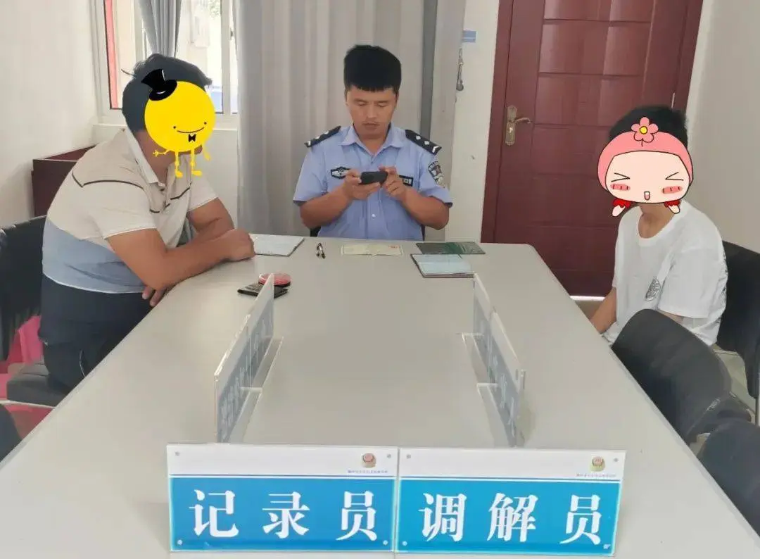 “熊孩子”手游充值上万元，民警入手挽救家长“血汗钱”