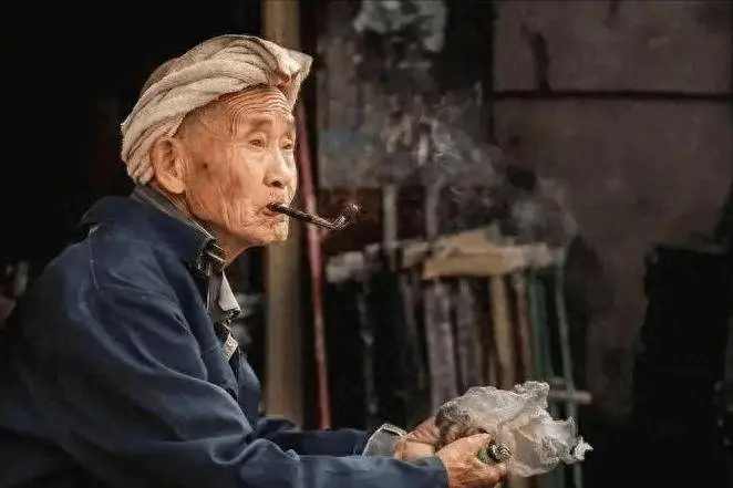 若65岁以后才戒烟戒酒，患癌症概率比不抽烟喝酒的人高？真的吗？