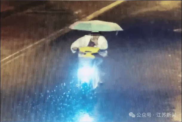 女子雨天一个漂浮不测身一火！上海市民警惕：台风或以巅峰强度登陆，注重！