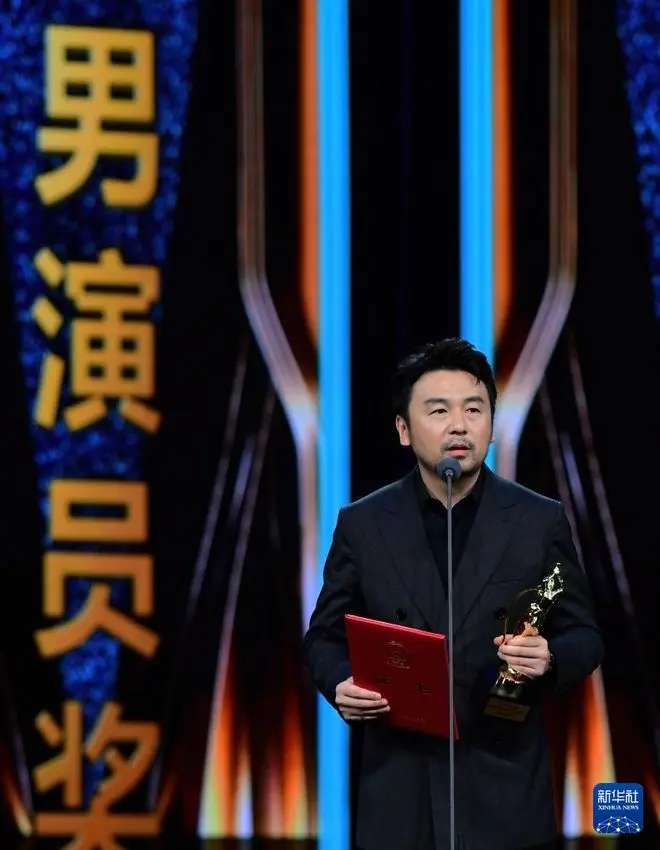 赵丽颖获封飞天奖视后，著名导演隔空喊话杨幂：要努力了