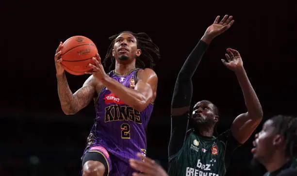 悉尼国王签回还是的MVP,亚当斯在CBA观点若何?