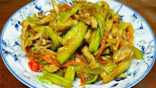 十月吃一瓜,中药毋庸握,一利尿,二排毒,三消肿,鲜活养分高!