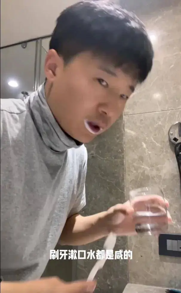 奥运冠军自曝被感染:“好疼好疼痛!”
