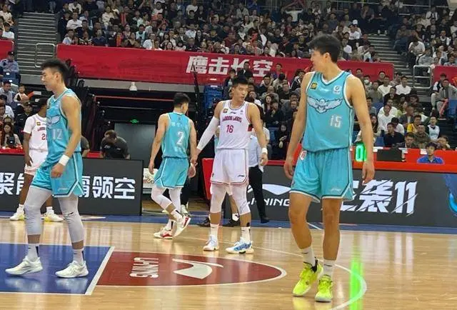 杨瀚森10+9+7准三双：大V盛赞灵性十足 NBA模拟选秀快船44号签选他