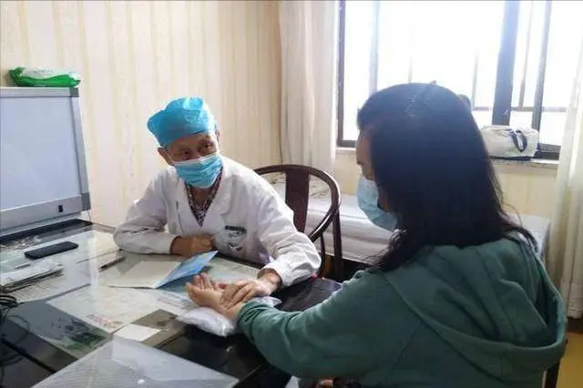肠胃炎东谈主警惕：日间若有这推崇，闪现病情还是加剧了