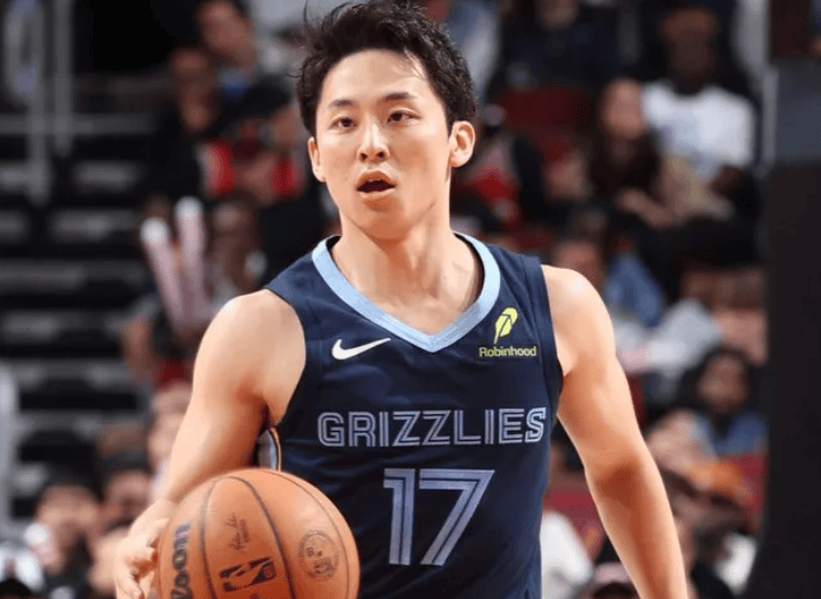 NBA一夜签裁汇总：河村勇辉签约双向 湖人留奥利瓦里勇士裁三人