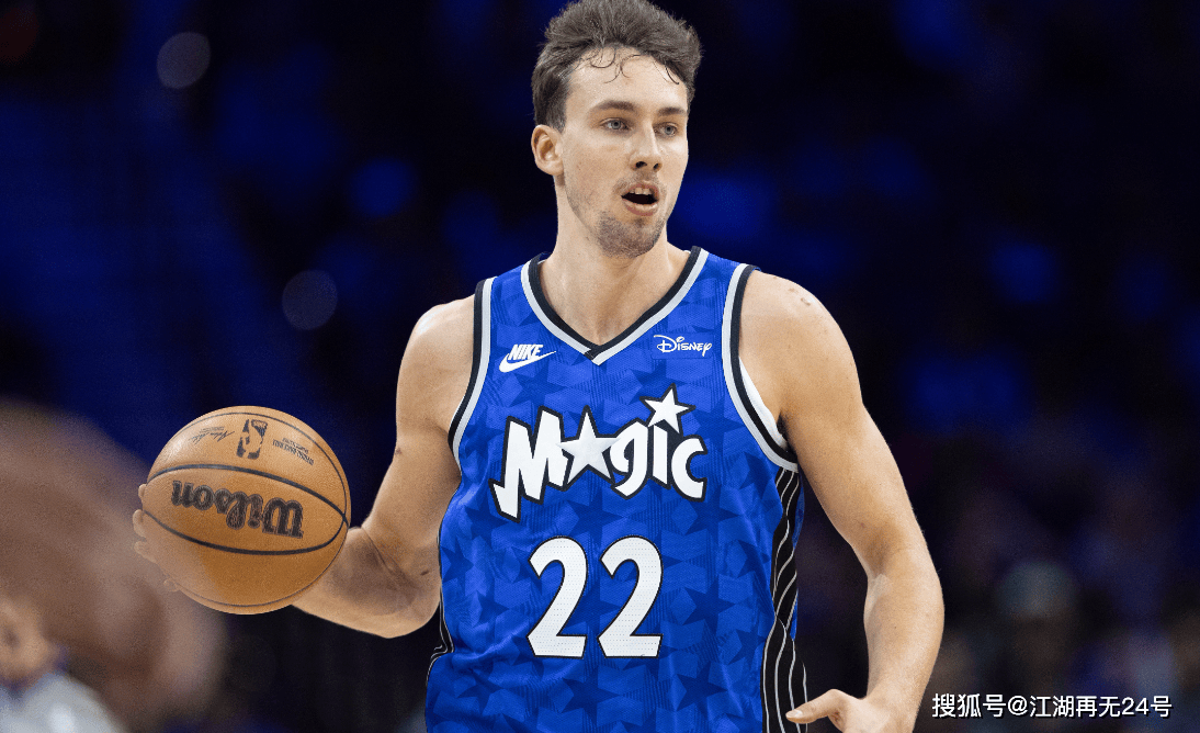 NBA杯揭幕日！特雷杨缺阵老鹰爆冷胜绿军 克莱重回大通中心吃败仗