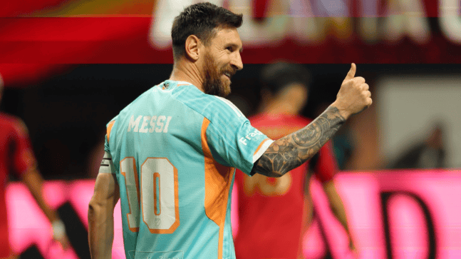 质疑梅西受方式！好意思职联内耗！季后赛爆冷出局，FIFA官方蹭热度