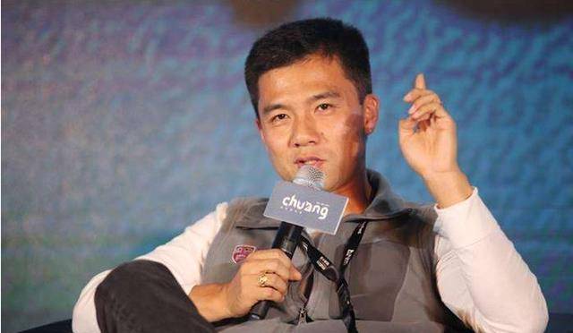 此东谈主弃好意思归国,40万起家捞走20亿,把持中国电商市集时淘宝刚诞生