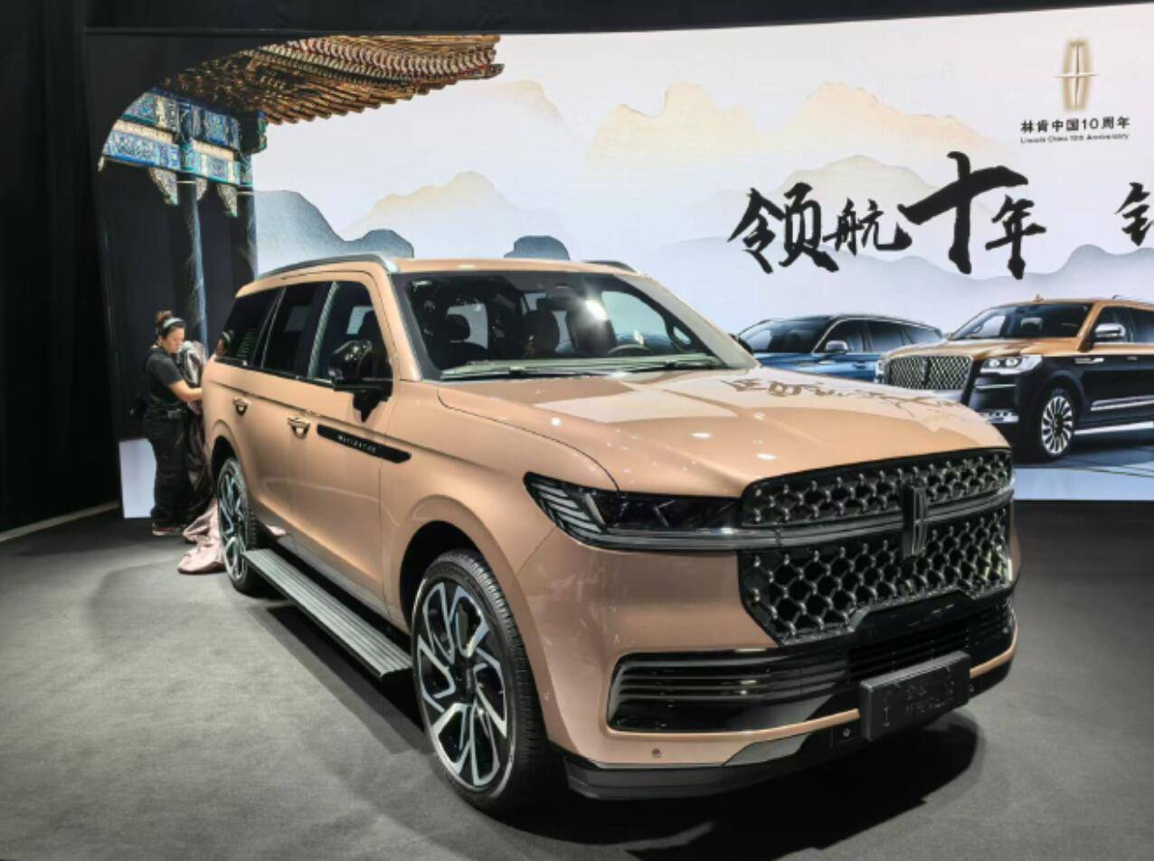 这三款SUV齐是6/7座布局 款款大空间 第二排座椅带推拿