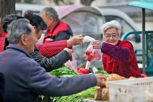 今日是小雪，医生提醒中老年人：记得1不去、2不防、3不多、4不急